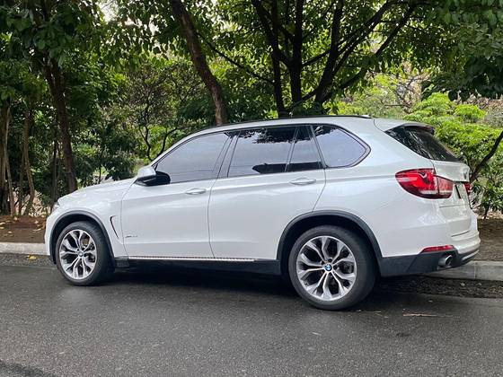 BMW X5 3.0 FULL 4X4 35I 6 CILINDROS 24V GASOLINA 4P AUTOMÁTICO BMW X5 3.0 FULL 4X4 35I 6 CILINDROS 24V GASOLINA 4P AUTOMÁTICO